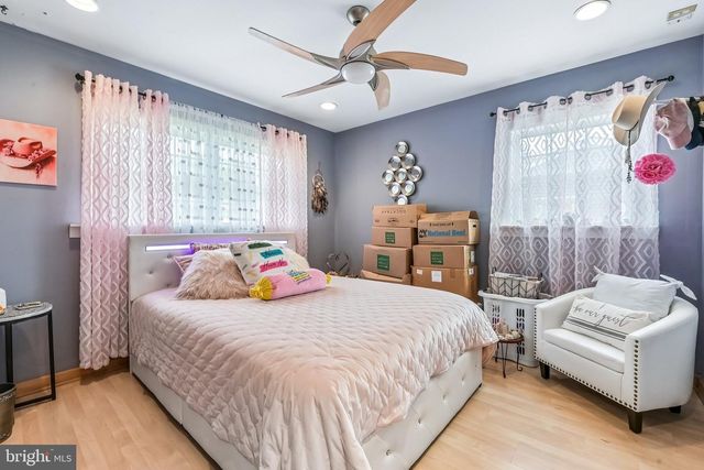 19 BARCLAY DRIVE, Turnersville, NJ 08012