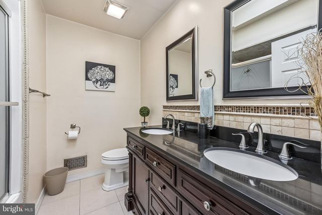 19 BARCLAY DRIVE, Turnersville, NJ 08012