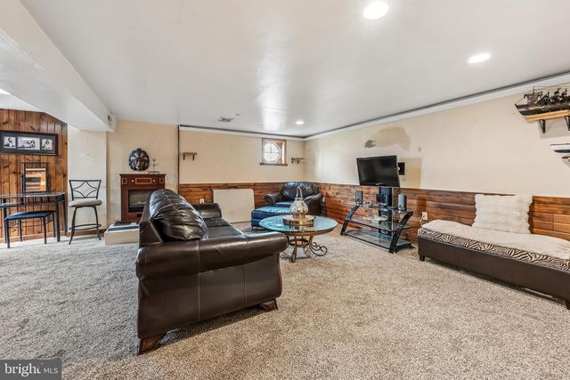 19 BARCLAY DRIVE, Turnersville, NJ 08012