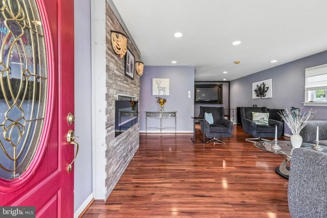 19 BARCLAY DRIVE, Turnersville, NJ 08012