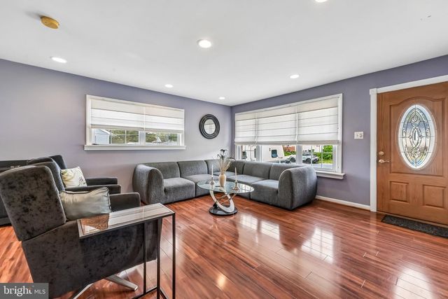 19 BARCLAY DRIVE, Turnersville, NJ 08012