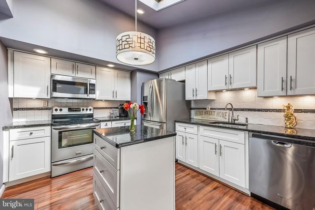 19 BARCLAY DRIVE, Turnersville, NJ 08012