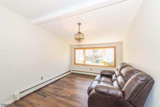 53 Laurel Dr, Wayne Twp., NJ 07470