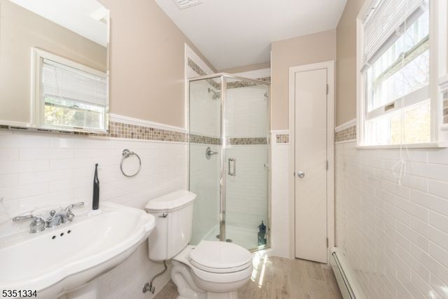 53 Laurel Dr, Wayne Twp., NJ 07470