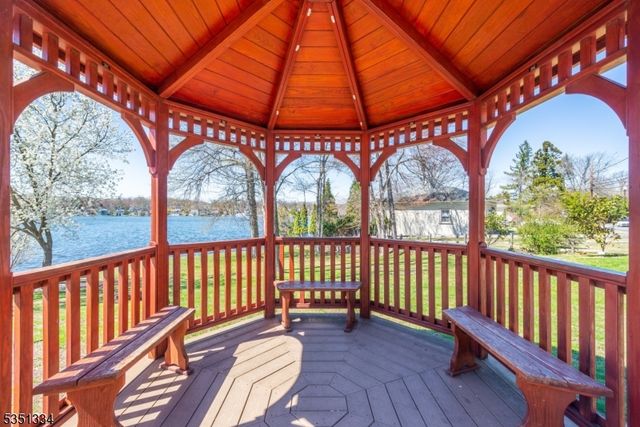 53 Laurel Dr, Wayne Twp., NJ 07470