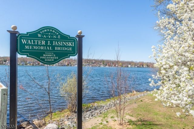 53 Laurel Dr, Wayne Twp., NJ 07470