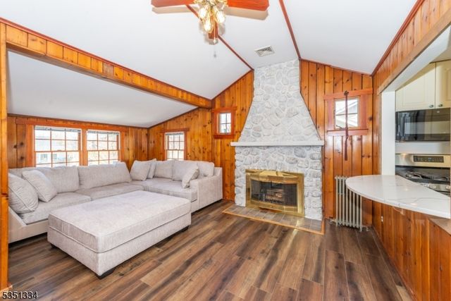 53 Laurel Dr, Wayne Twp., NJ 07470