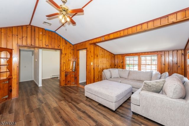 53 Laurel Dr, Wayne Twp., NJ 07470