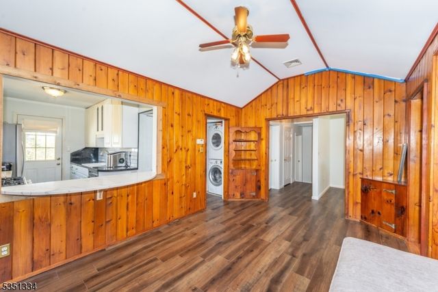 53 Laurel Dr, Wayne Twp., NJ 07470