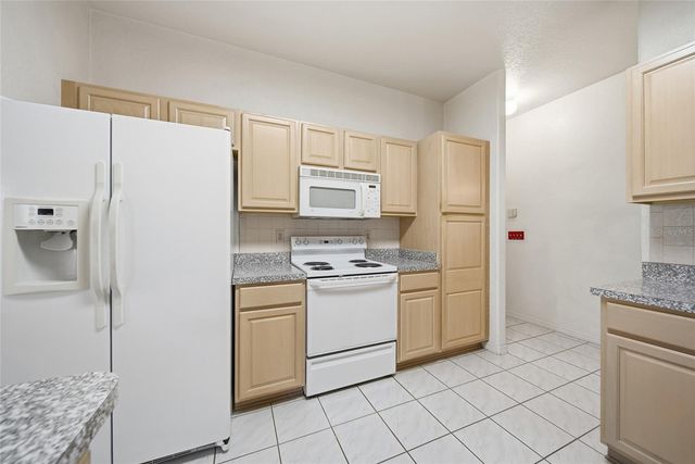 24748 OAKS BOULEVARD, Land O Lakes, FL 34639