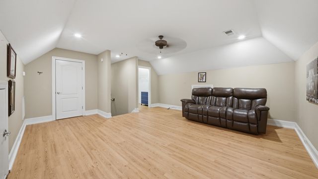 9219 Crystal Brook Drive, Apison, TN 37302
