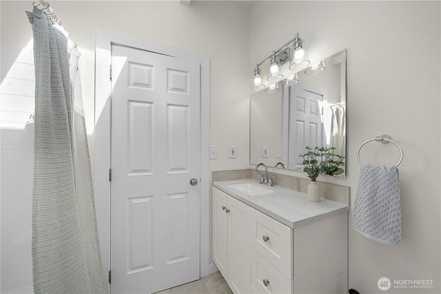 21239 14th Avenue S, Des Moines, WA 98198