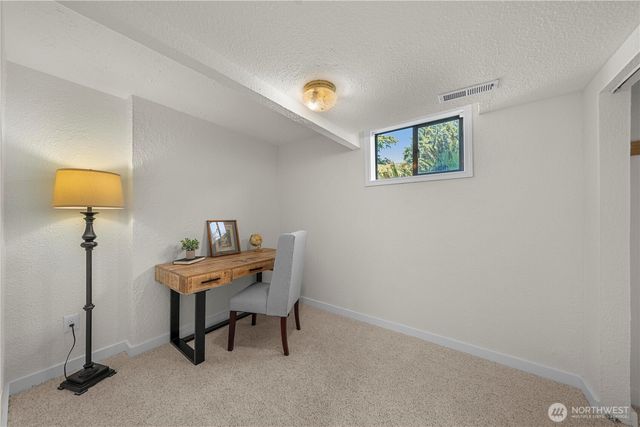 21239 14th Avenue S, Des Moines, WA 98198