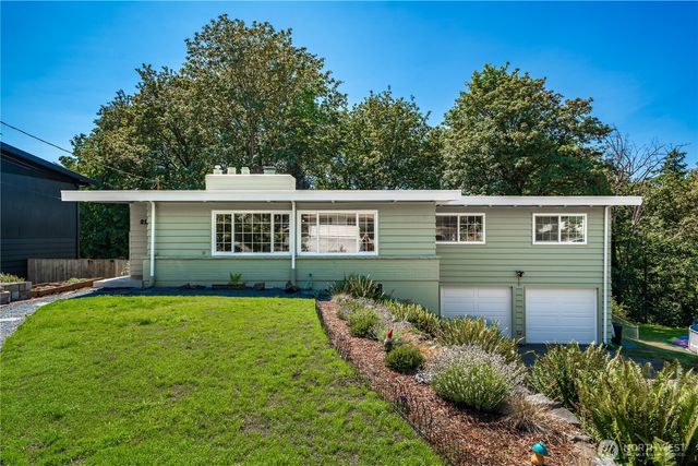 21239 14th Avenue S, Des Moines, WA 98198