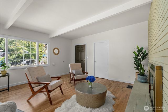 21239 14th Avenue S, Des Moines, WA 98198