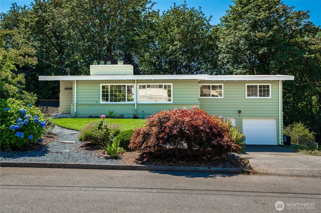 21239 14th Avenue S, Des Moines, WA 98198