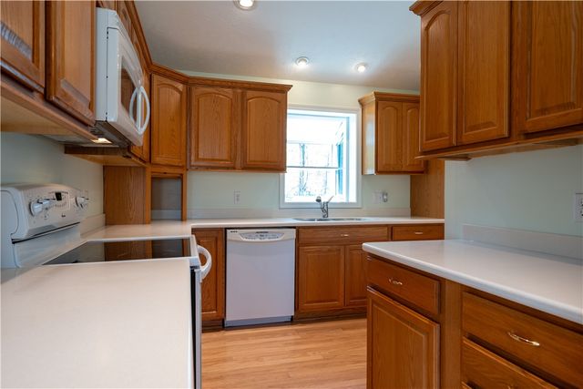 1123 Lake Park Lane, Webster, NY 14580