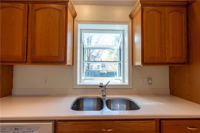 1123 Lake Park Lane, Webster, NY 14580