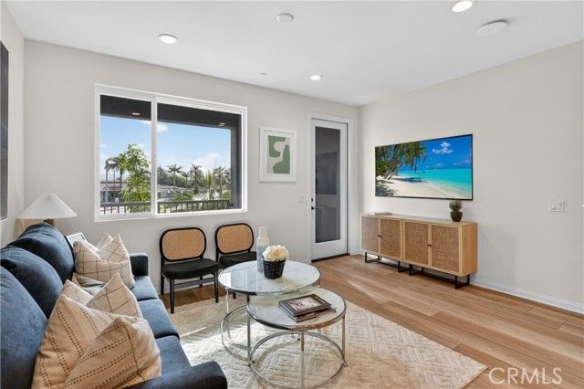 1097 N Harbor Blvd, Anaheim, CA 92801