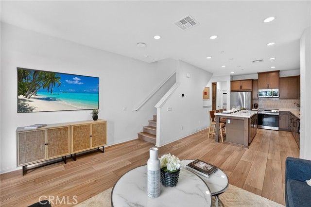 1097 N Harbor Blvd, Anaheim, CA 92801