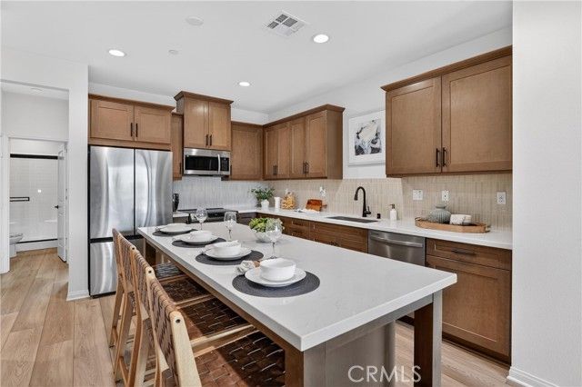 1097 N Harbor Blvd, Anaheim, CA 92801