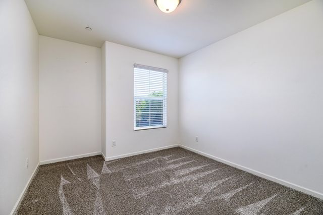 2444 Chardonnay Place, Hanford, CA 93230