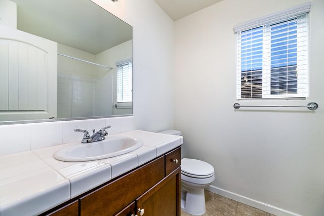 2444 Chardonnay Place, Hanford, CA 93230
