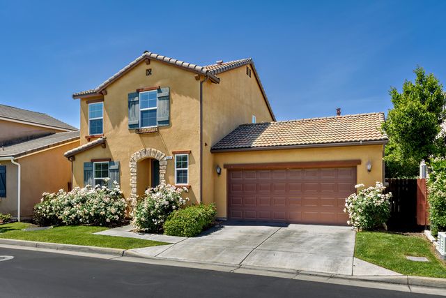 2444 Chardonnay Place, Hanford, CA 93230