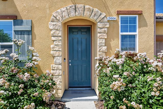 2444 Chardonnay Place, Hanford, CA 93230