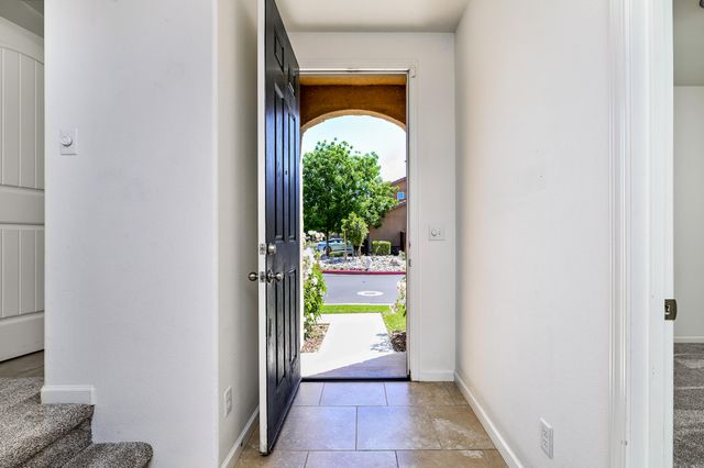 2444 Chardonnay Place, Hanford, CA 93230