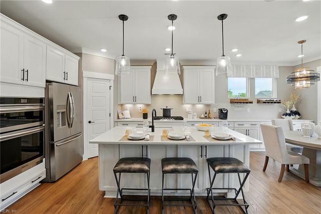 1322 Wharf Hill DR, Smithfield, VA 23430