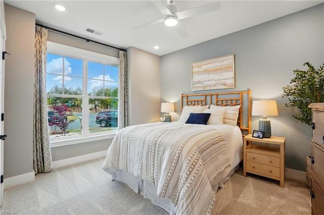 1322 Wharf Hill DR, Smithfield, VA 23430