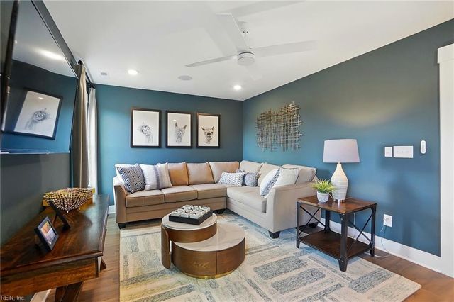 1322 Wharf Hill DR, Smithfield, VA 23430