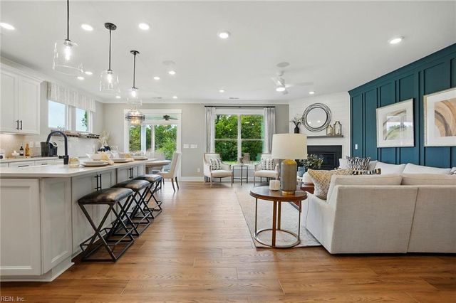 1322 Wharf Hill DR, Smithfield, VA 23430