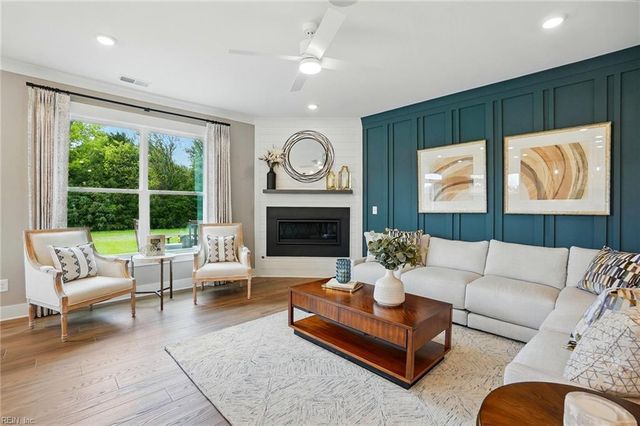 1322 Wharf Hill DR, Smithfield, VA 23430