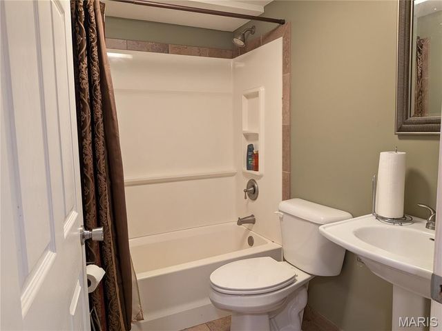 1060 Aubuchon Street, Florissant, MO 63031