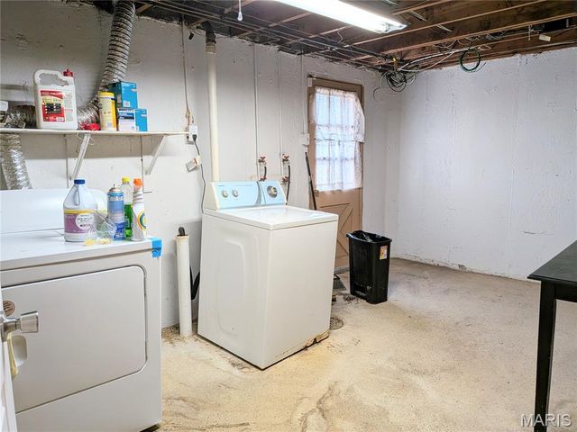 1060 Aubuchon Street, Florissant, MO 63031