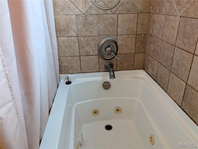 1060 Aubuchon Street, Florissant, MO 63031