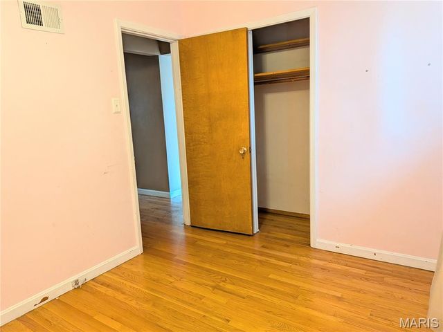 1060 Aubuchon Street, Florissant, MO 63031