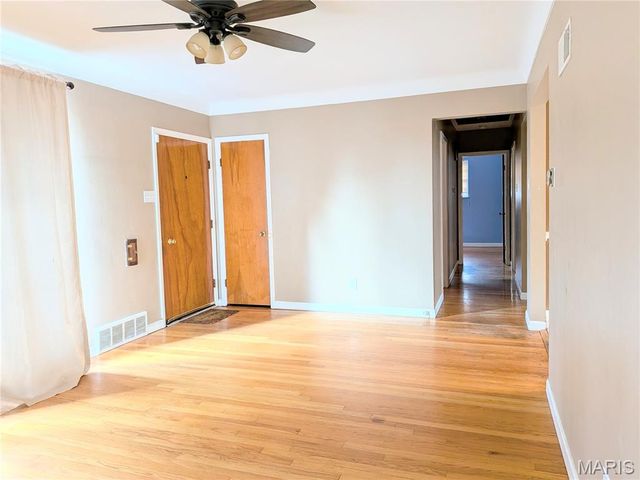 1060 Aubuchon Street, Florissant, MO 63031