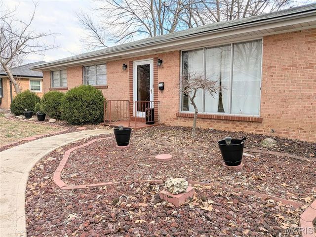 1060 Aubuchon Street, Florissant, MO 63031