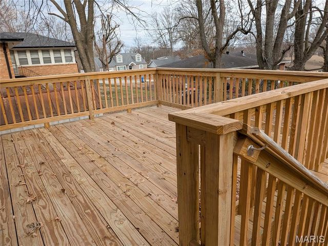 1060 Aubuchon Street, Florissant, MO 63031