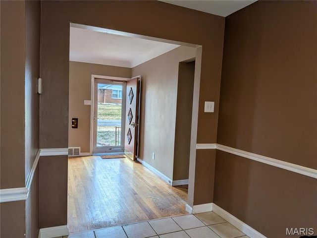 1060 Aubuchon Street, Florissant, MO 63031