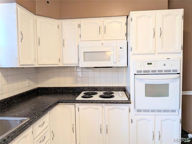 1060 Aubuchon Street, Florissant, MO 63031