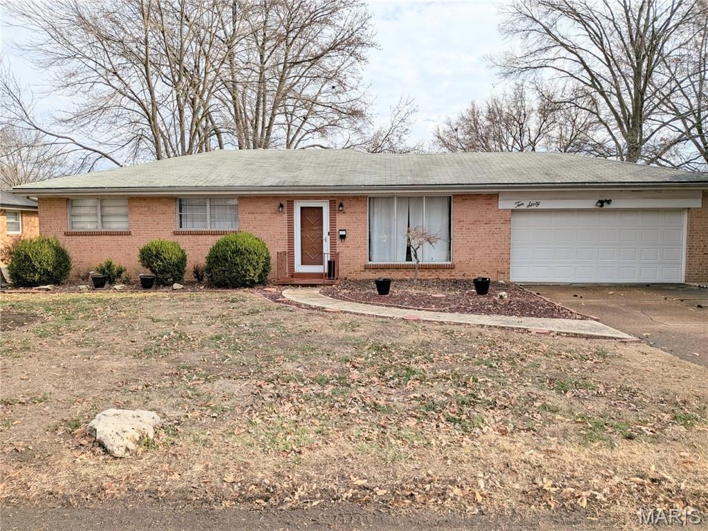 1060 Aubuchon Street, Florissant, MO 63031