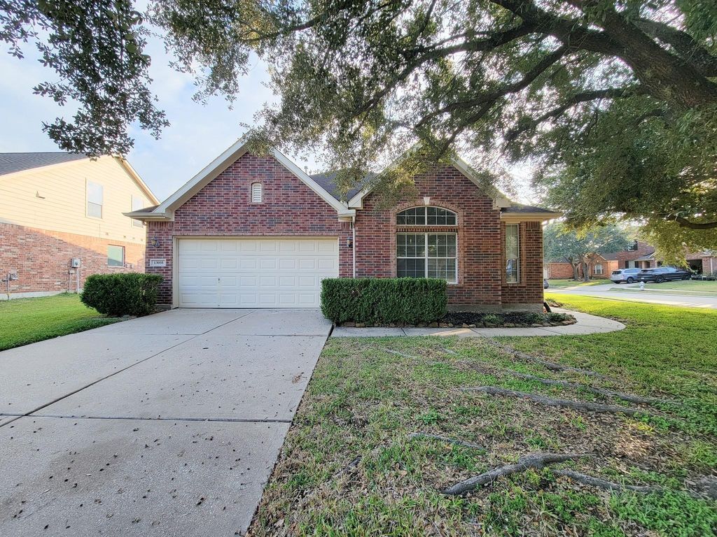 13935 Charterhouse Way, Sugar Land, TX 77498