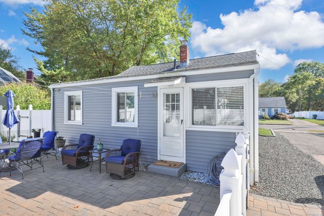 30 Spaulding Circle, East Hartford, CT 06118