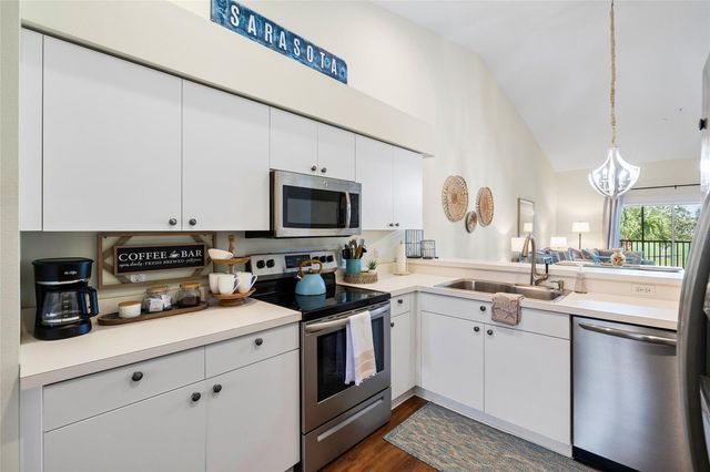 5231 MAHOGANY RUN AVENUE 325, Sarasota, FL 34241