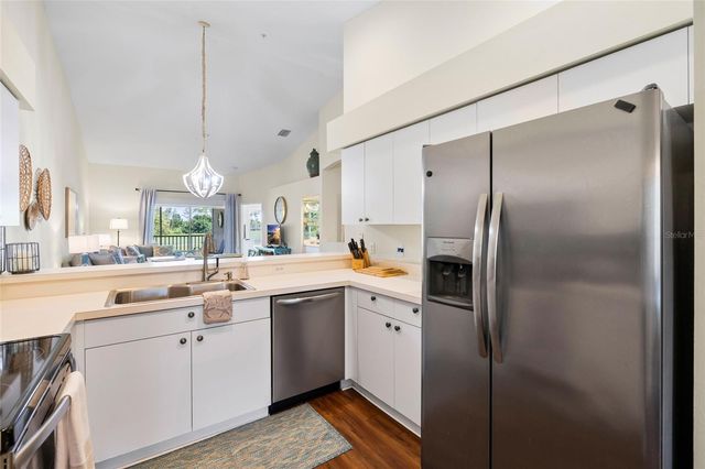 5231 MAHOGANY RUN AVENUE 325, Sarasota, FL 34241