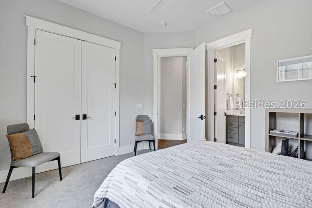 24 Scarborough Head Rd, Hilton Head Island, SC 29928